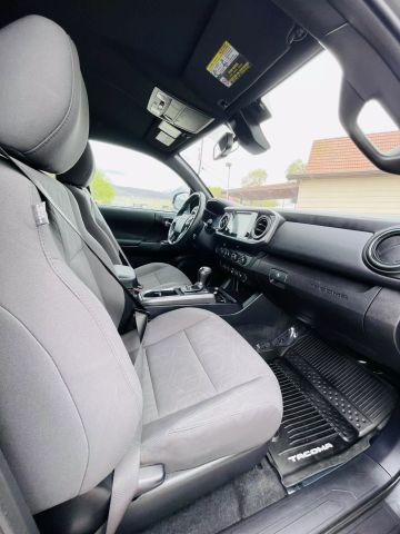 2018 Toyota Tacoma Double Cab - Image 24