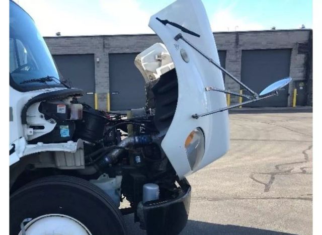 2019 Freightliner M2 106 - Image 9