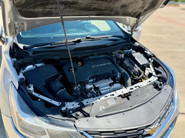 2016 Chevrolet Cruze - Image 17