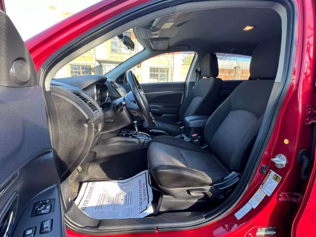 2016 Mitsubishi Outlander Sport Se Sport Utility 4d - Image 19