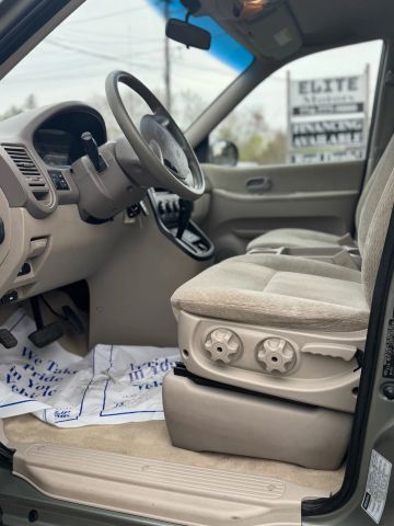 2005 Kia Sedona Ex Minivan 4d - Image 15