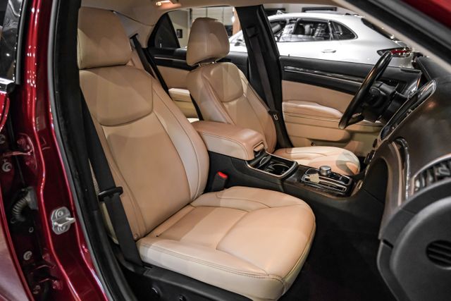 2020 Chrysler 300 300 Touring L Sedan 4d - Image 27
