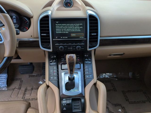 2016 Porsche Cayenne - Image 11