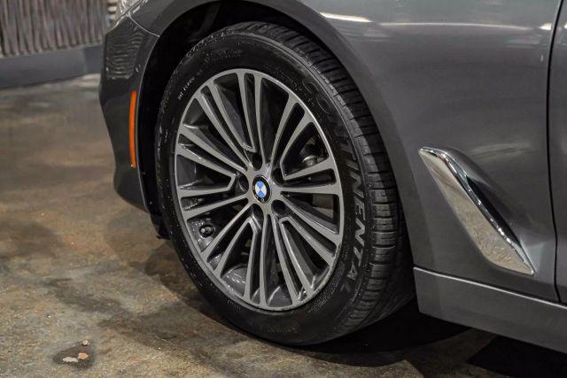 2017 Bmw 5 Series 530i Sedan 4d - Image 52