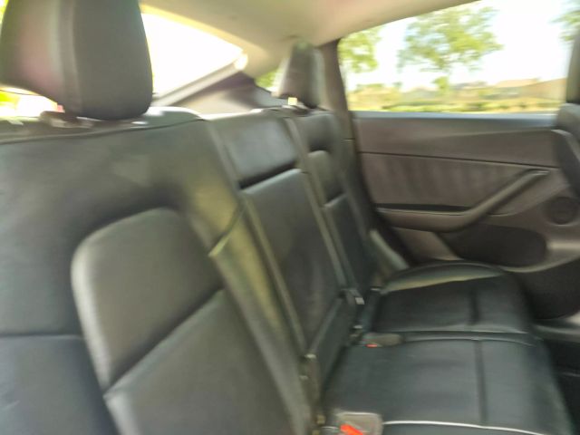 2022 Tesla Model Y - Image 28