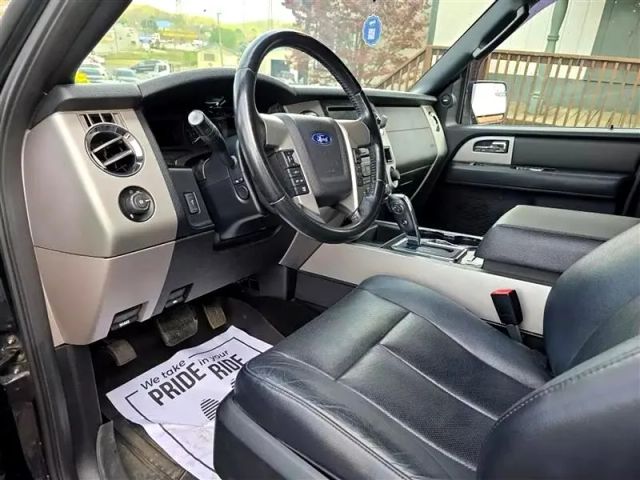 2017 Ford Expedition - Image 11