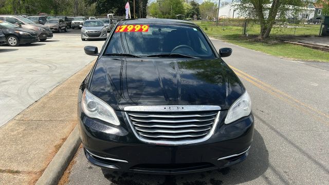 2013 Chrysler 200 - Image 2