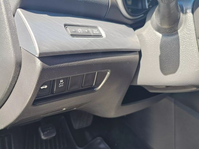 2018 Nissan Maxima - Image 17