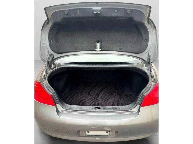 2011 Infiniti G - Image 17