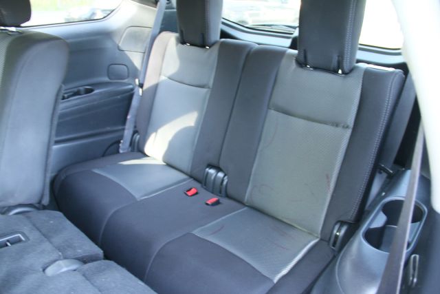 2017 Nissan Pathfinder - Image 16