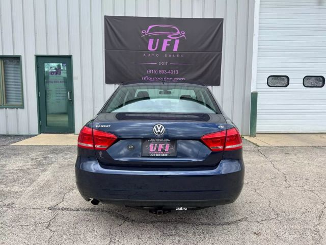2014 Volkswagen Passat - Image 12