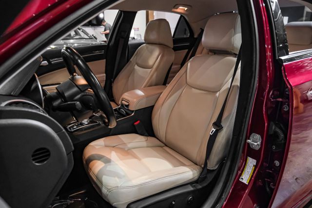 2020 Chrysler 300 300 Touring L Sedan 4d - Image 4