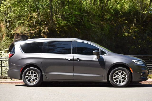 2021 Chrysler Pacifica - Image 18