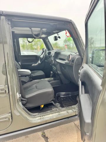 2015 Jeep Wrangler Unlimited Rubicon Sport Utility 4d - Image 8