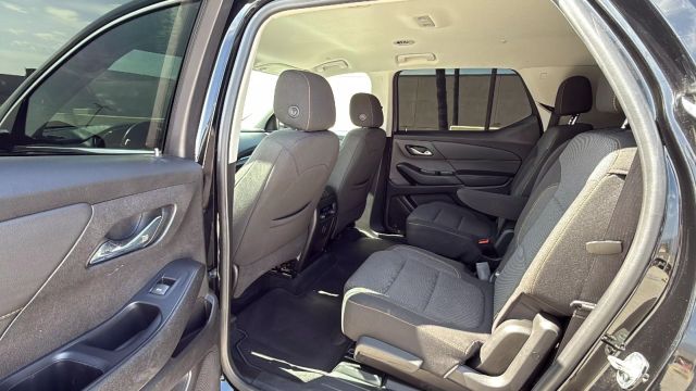 2021 Chevrolet Traverse - Image 12
