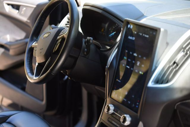 2022 Ford Edge - Image 24