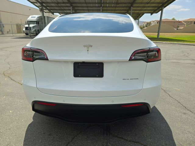 2022 Tesla Model Y - Image 7