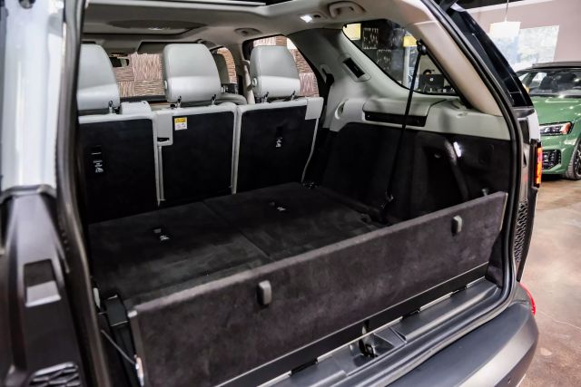 2017 Land Rover Discovery Hse Luxury Sport Utility 4d - Image 57