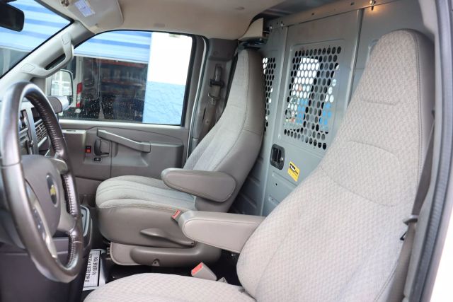 2018 Chevrolet Express 2500 Cargo - Image 10