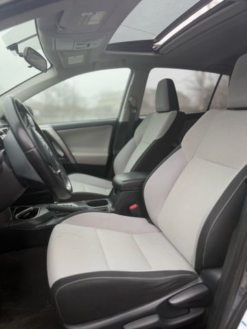 2016 Toyota Rav4 Xle Hybrid Sport Utility 4d - Image 9