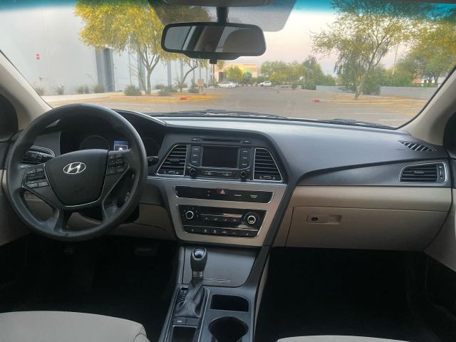 2015 Hyundai Sonata - Image 21