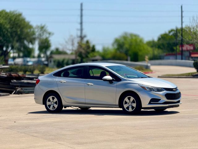 2016 Chevrolet Cruze - Image 3
