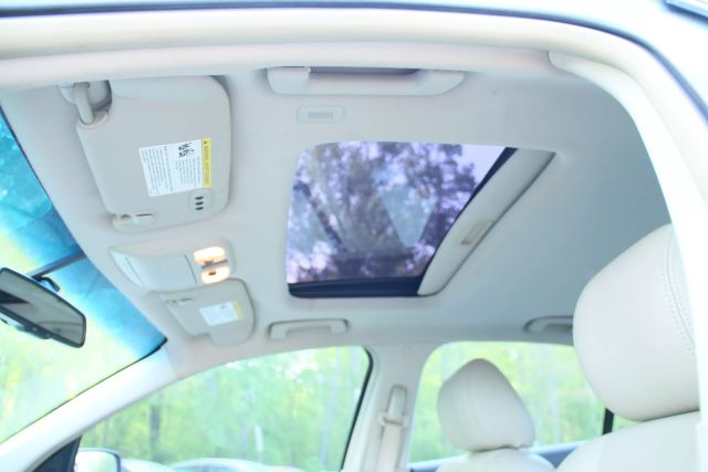 2011 Ford Fusion - Image 11