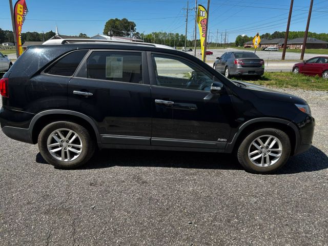 2014 Kia Sorento - Image 3