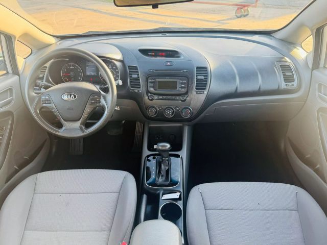 2018 Kia Forte - Image 20