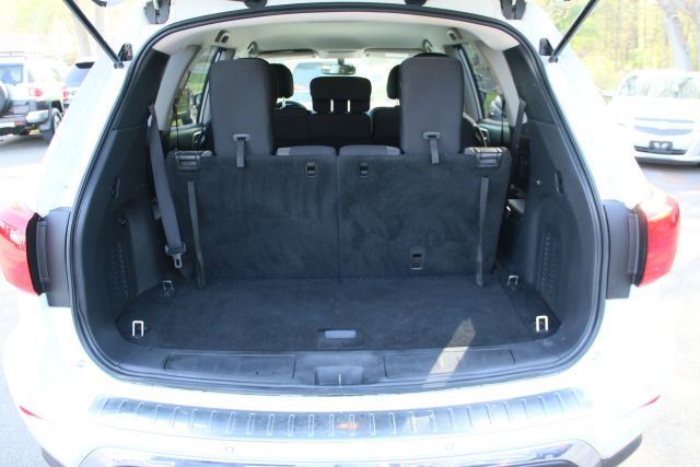 2017 Nissan Pathfinder - Image 17