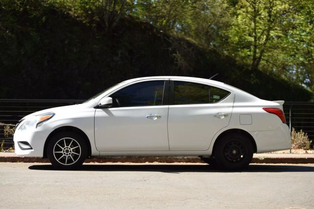 2018 Nissan Versa - Image 2