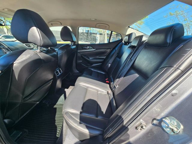 2018 Nissan Maxima - Image 14