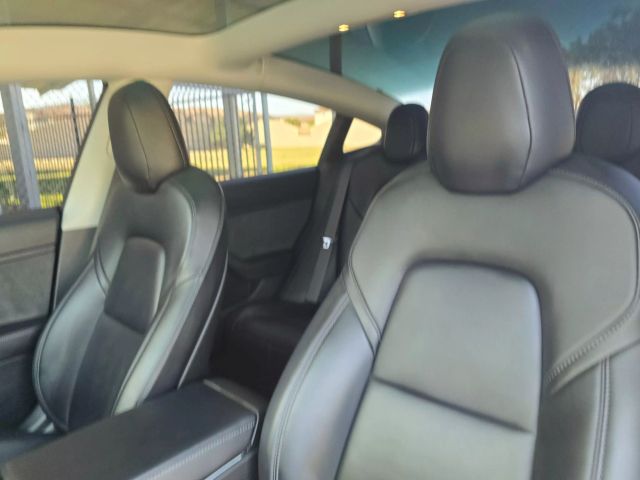 2018 Tesla Model 3 - Image 14