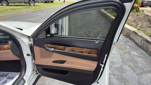 2015 Bmw 7 Series - Image 15