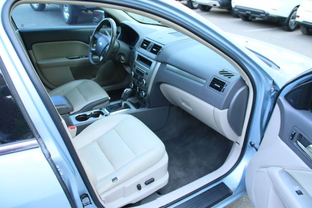 2011 Ford Fusion - Image 19
