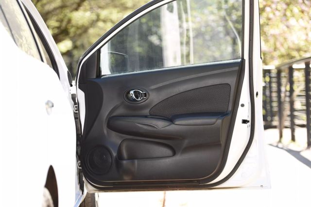 2018 Nissan Versa - Image 15