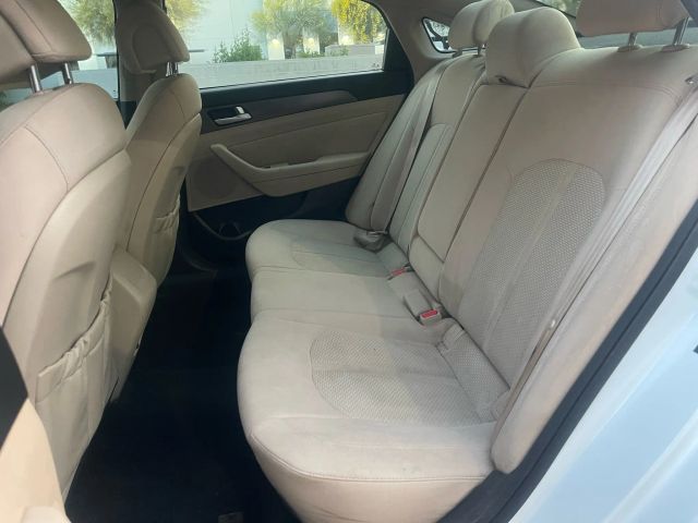 2015 Hyundai Sonata - Image 18