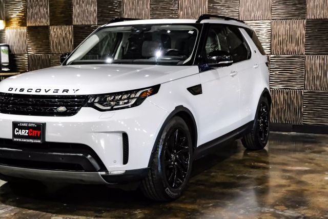 2017 Land Rover Discovery Hse Luxury Sport Utility 4d - Image 9