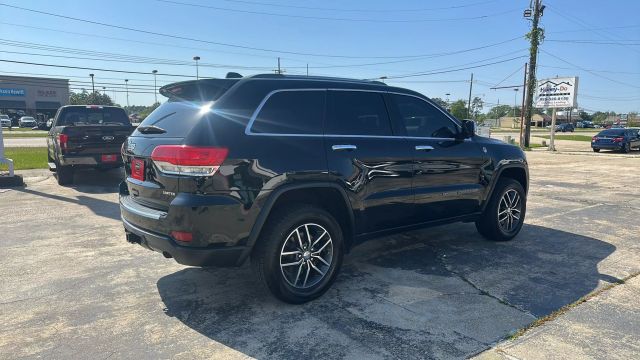 2018 Jeep Grand Cherokee - Image 16