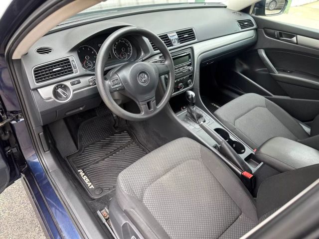 2014 Volkswagen Passat - Image 16