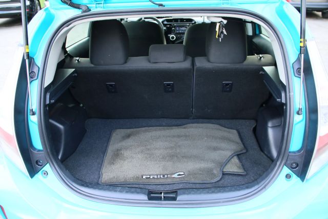 2018 Toyota Prius C - Image 27