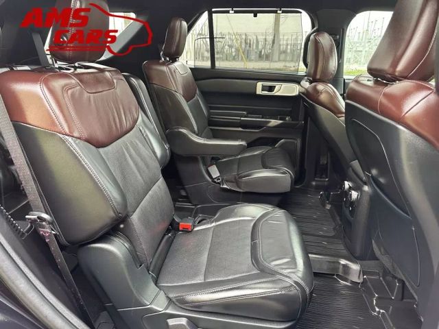 2020 Ford Explorer - Image 19