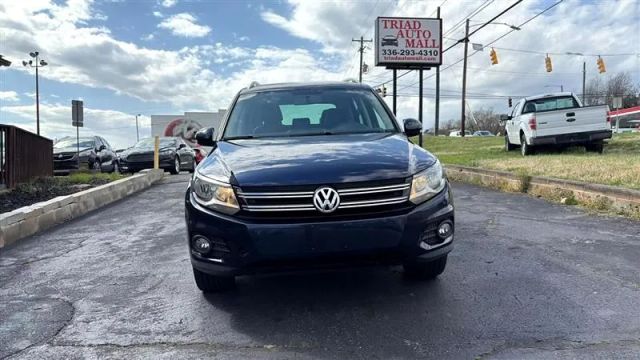 2012 Volkswagen Tiguan - Image 2