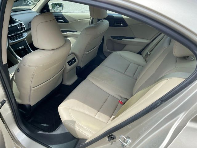 2015 Honda Accord - Image 10