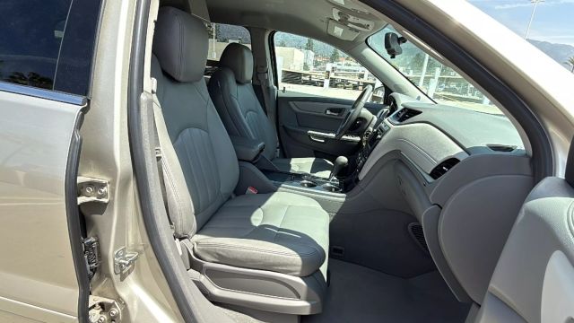 2017 Chevrolet Traverse - Image 21