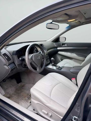 2011 Infiniti G - Image 13