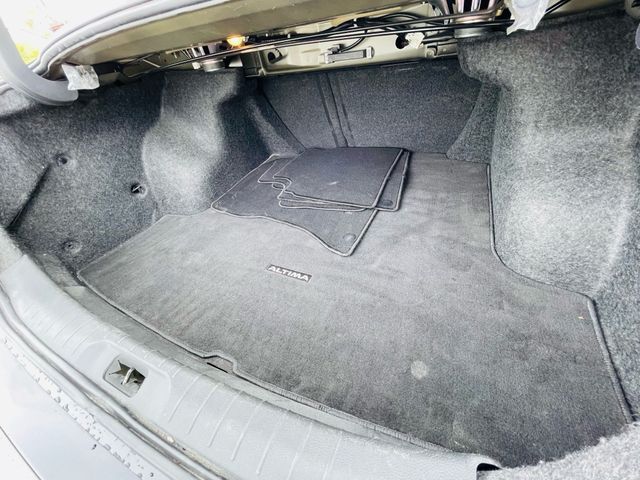 2019 Nissan Altima - Image 16