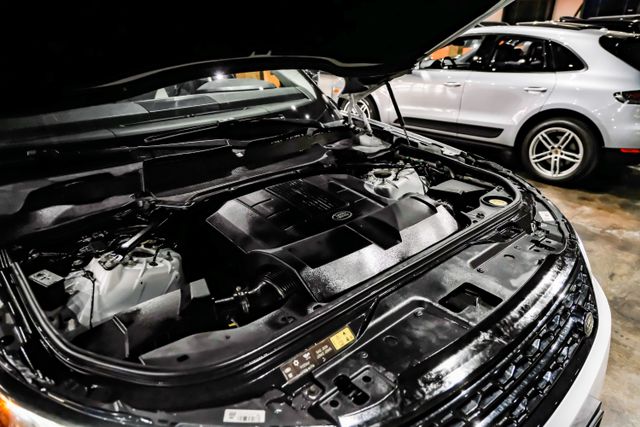 2017 Land Rover Discovery Hse Luxury Sport Utility 4d - Image 55