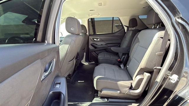 2021 Chevrolet Traverse - Image 13