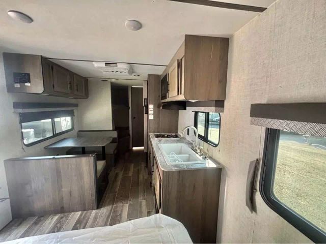 2022 Gulf Stream Amerilite Ultra Lite - Image 9